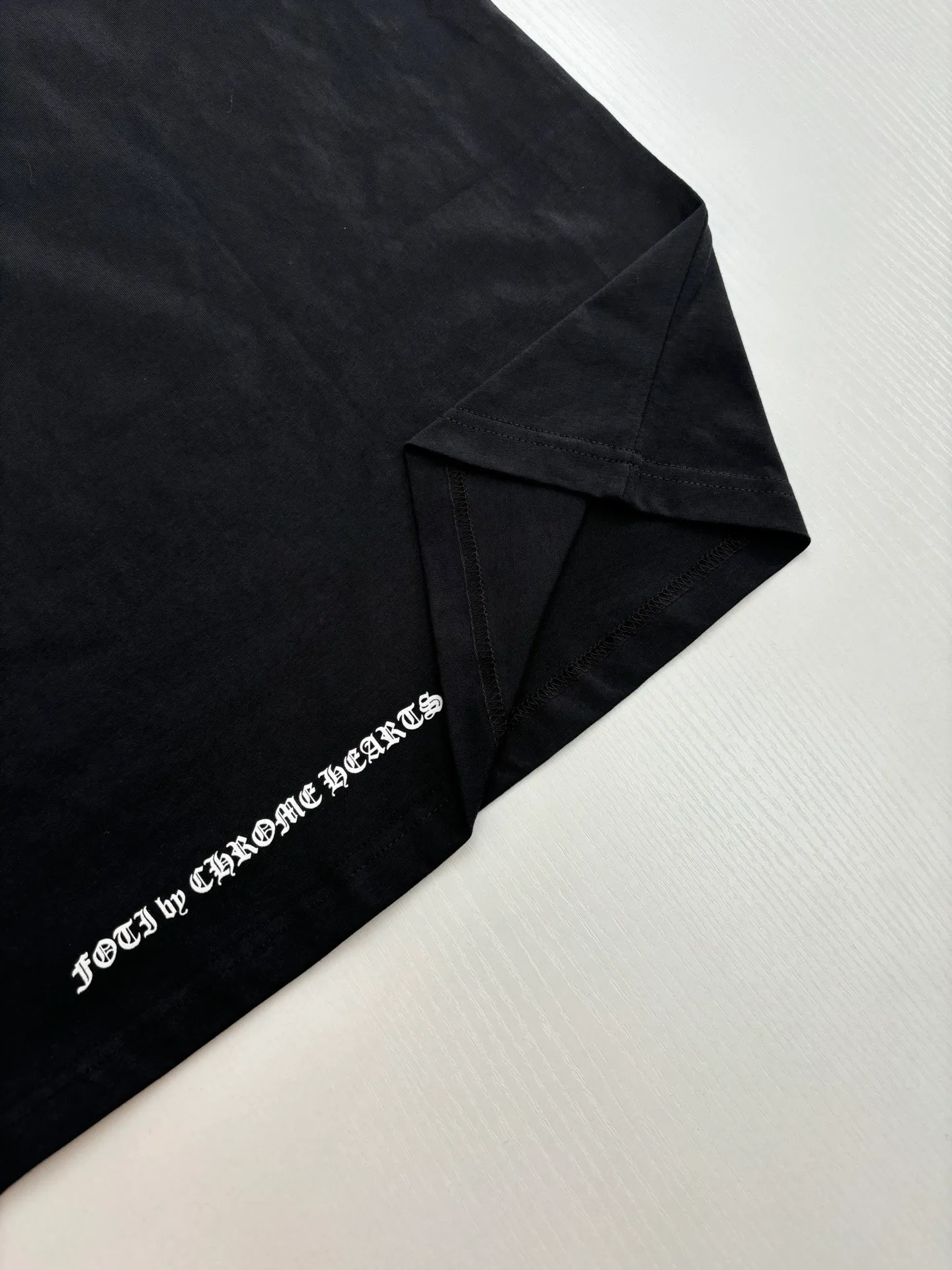 🅿️270 Come Hearts*/Cro Heart 25Ss new foti skull soldier text short sleeves. The fabric is made of 26 weave 200g cotton. The printing is made of thermoset ink. Customized accessories Size: S/M/L